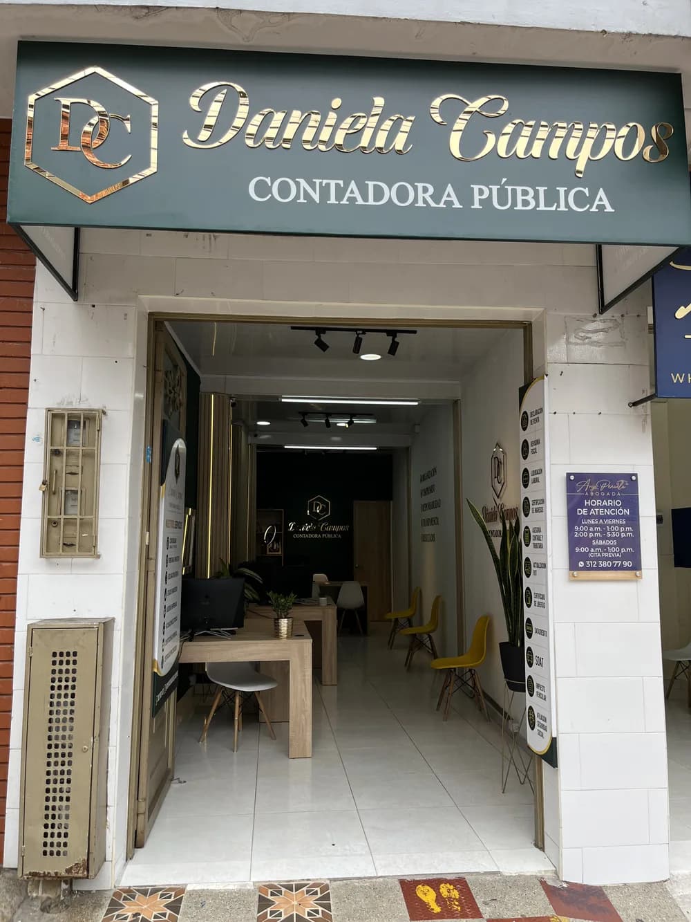 Fachada de la oficina de Daniela Campos, Contadora Pública, en Fusagasugá